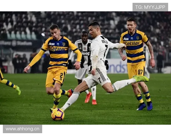 卡利亚里球员表现稳健,助力球队在关键战役中取得胜利 卡利亚里球员表现稳健,助力球队在关键战役中取得胜利